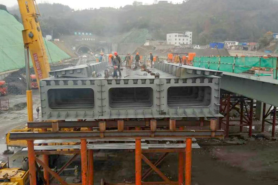 8th Span Steel Box-balk av sektion 3, Fengxin Express Line, Zunyi City, Guizhou-provinsen